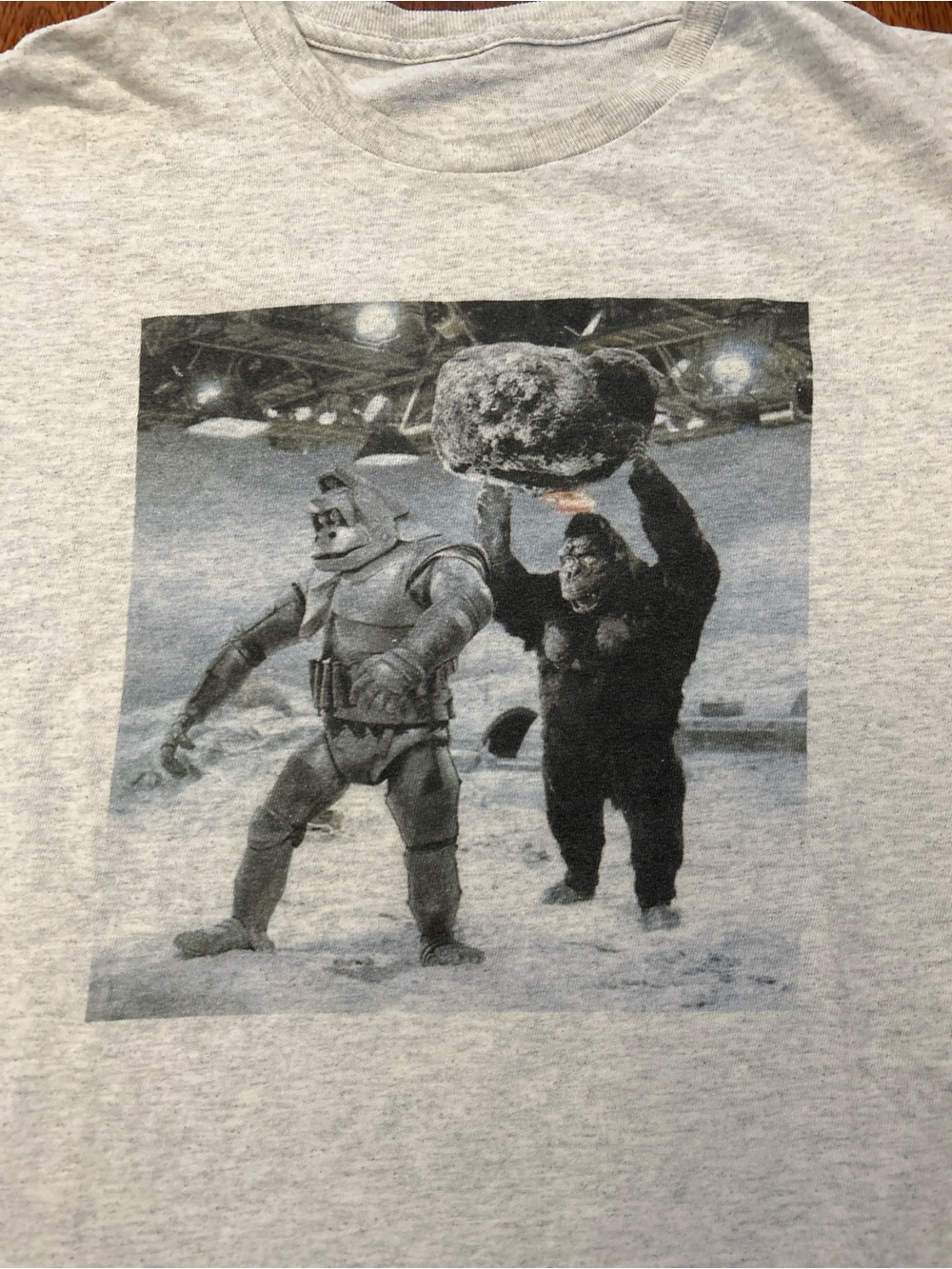 King Kong Escapes Movie Graphic Tshirt Heather Gray Size Large